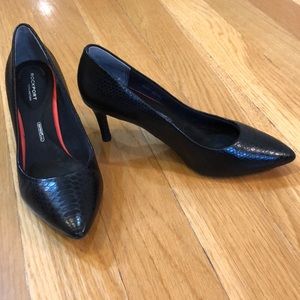 Rockport Total Motion pointy toe 3 inch pump